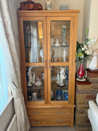 Oak display cabinet with - cabinet, glass